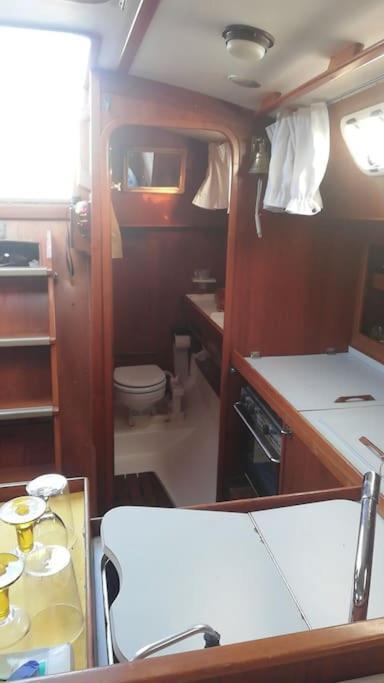 Boat-Apartamento Flotante Cadiz.. La Juanita Arroyo Exterior photo